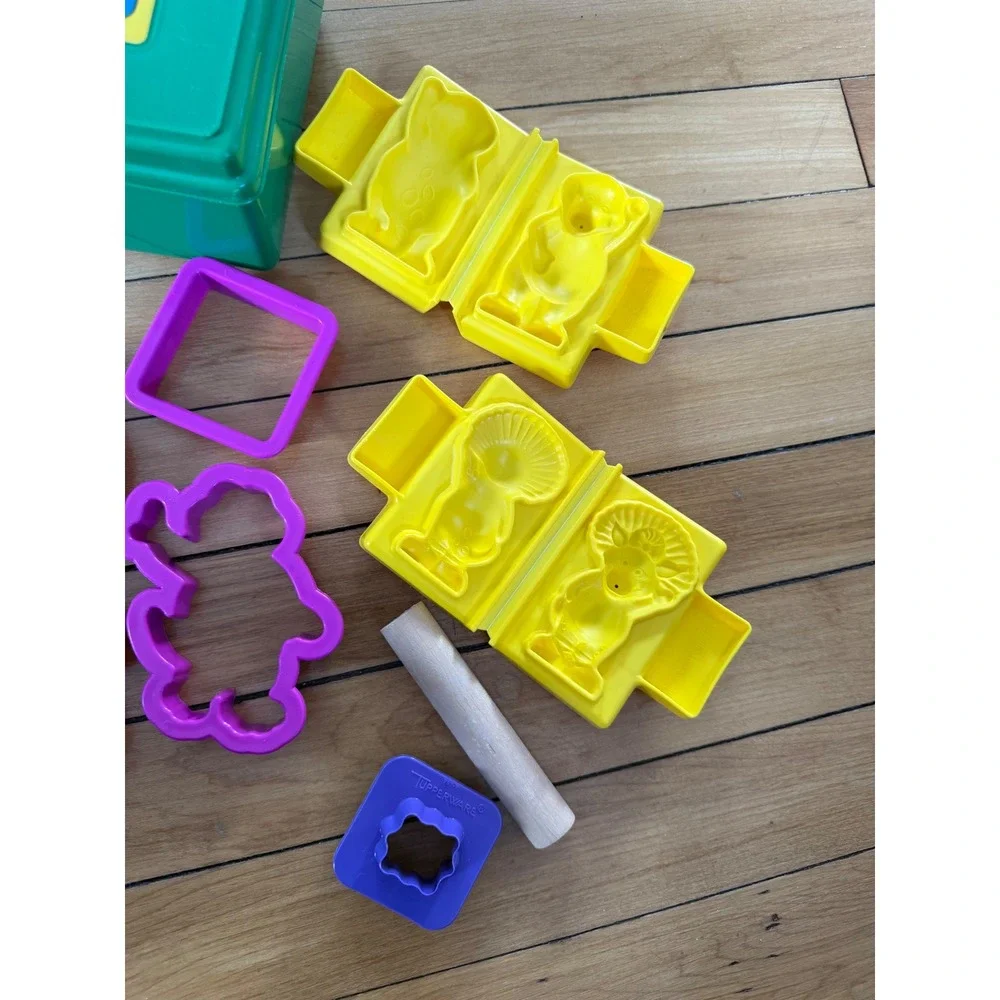 Vintage 90s Barney Play-Box Play-Doh Box with Molds and Shape Cutters 1993 Tonka